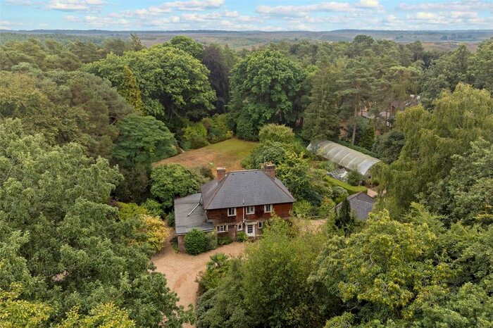 4 Bedroom Detached House For Sale In Woodgreen, Fordingbridge, Hampshire, SP6