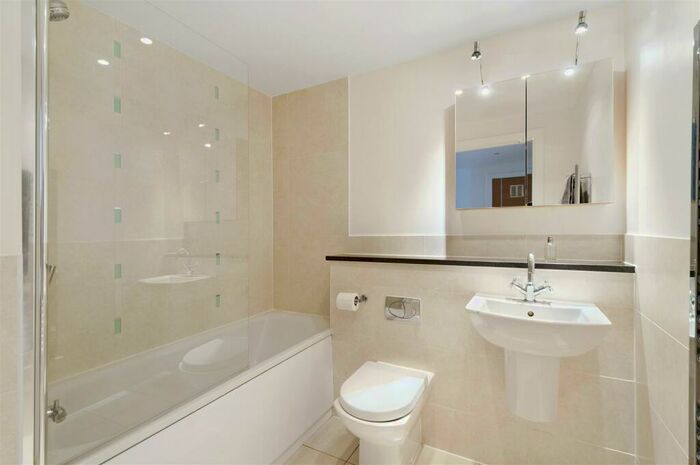 2 Bedroom Apartment To Rent In Edgar Close, Kings Hill, ME19