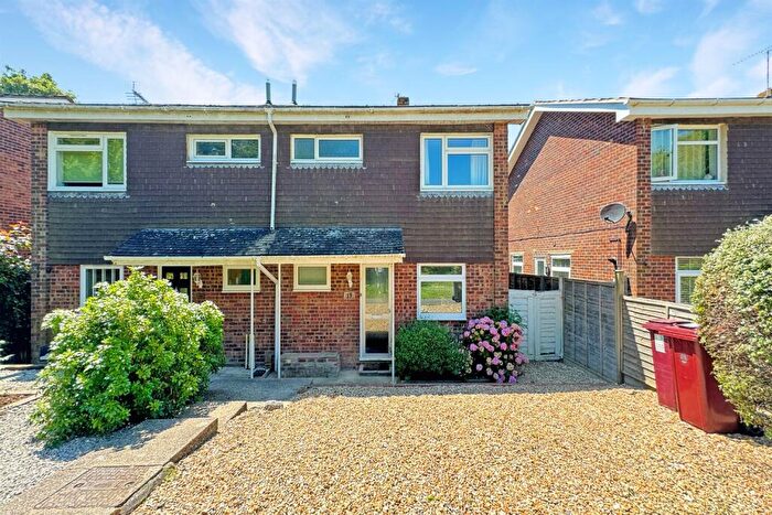 3 Bedroom Semi-Detached House To Rent In Bedroom Semi Detached House In Tangmere, PO20