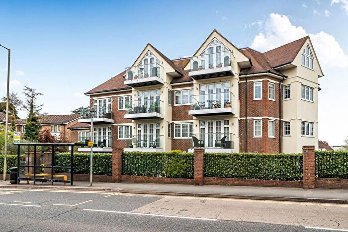 2 Bedroom Flat To Rent In Bushey Gate, Sparrows Herne, Bushey, WD23