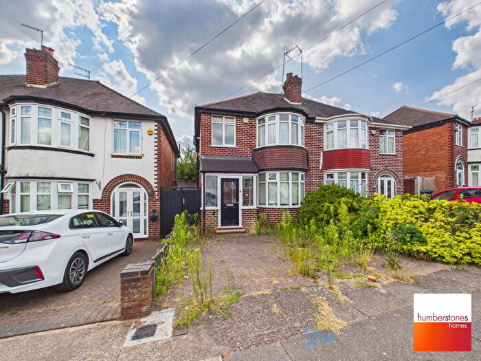 3 Bedroom Semi-Detached House For Sale In Worlds End Lane, Quinton, B32