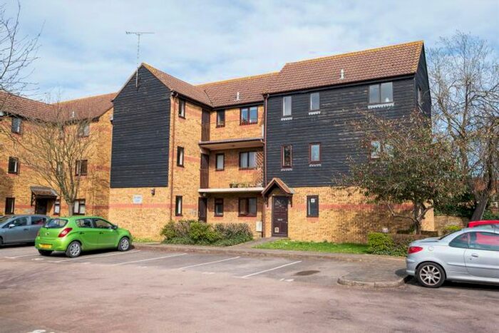 1 Bedroom Flat To Rent In Betjeman Court, Bentinck Road, West Drayton, UB7