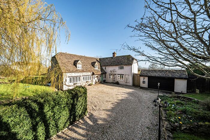 4 Bedroom Detached House For Sale In Hook Street, Royal Wootton Bassett, Swindon, SN4