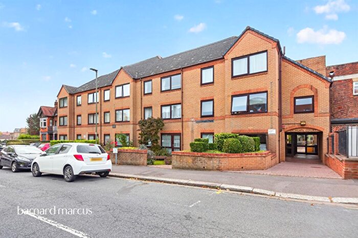 1 Bedroom Retirement Property For Sale In Friern Park, London, N12