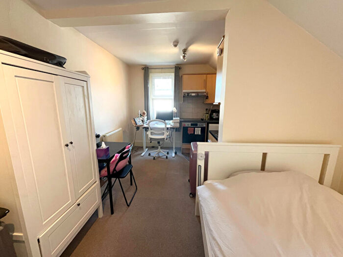 Studio To Rent In Cowley Road, Oxford, OX4