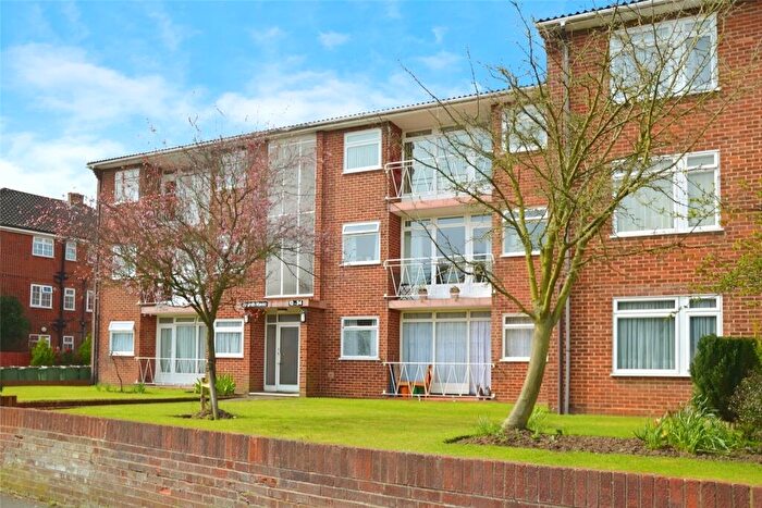 1 Bedroom Flat To Rent In Grange Road, Sutton, Surrey, SM2