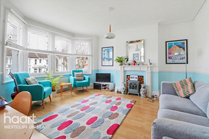 2 Bedroom Flat For Sale In Seaforth Road, Westcliff-On-Sea, SS0