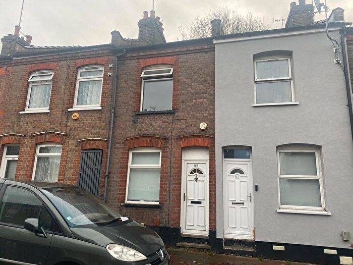 2 Bedroom Terraced House To Rent In Baker Street, Luton, LU1