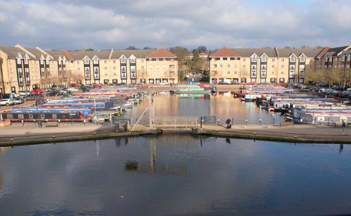 2 Bedroom Flat To Rent In Longman Court, Apsley, HP3