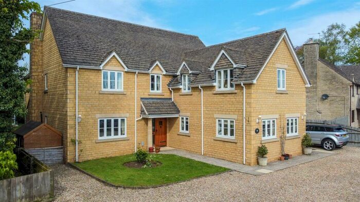 5 Bedroom Detached House For Sale In Court Gardens, Stanton St. Quintin, SN14