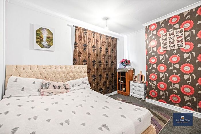 3 Bedroom Terraced House For Sale In Rutland Street, Grimsby, DN32