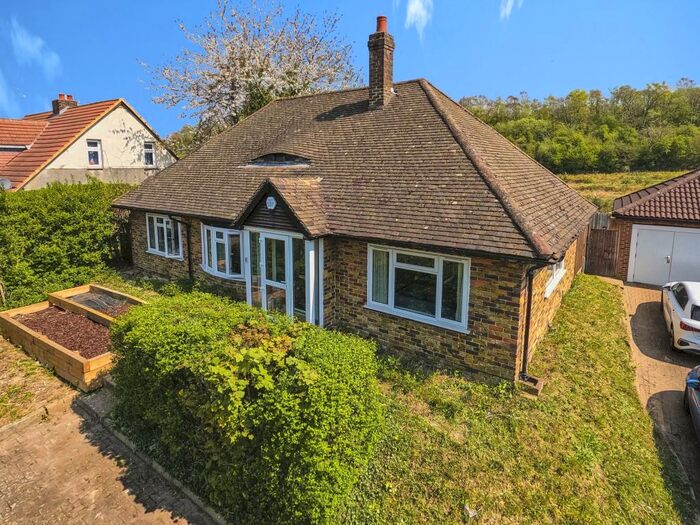 Houses for sale & to rent in CR5 3EG, Brighton Road, Chipstead, Hooley
