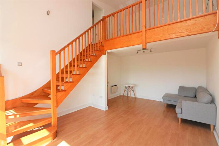 2 Bedroom Apartment To Rent In St Davids Square, London, E14