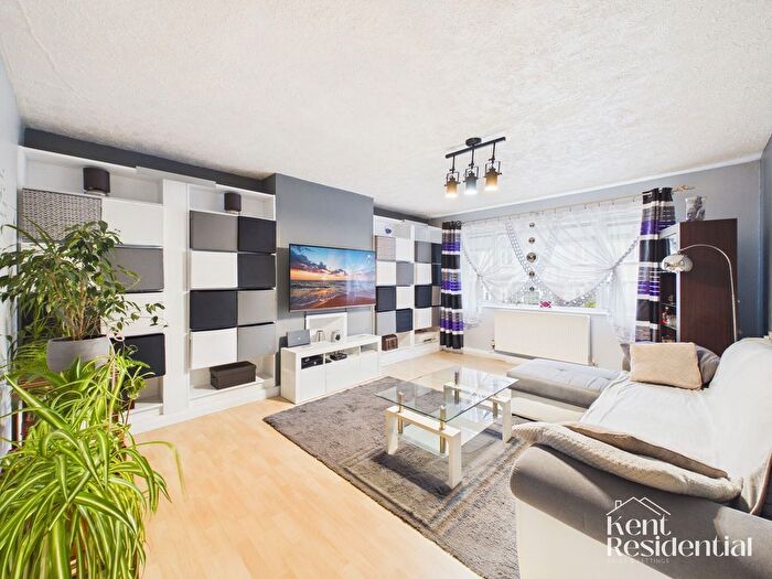 1 Bedroom Flat For Sale In Egerton Road, Maidstone, ME14