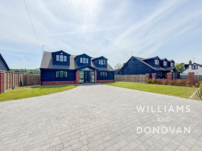 4 Bedroom Detached House For Sale In Lower Road, Hockley, SS5