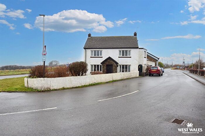 3 Bedroom Detached House For Sale In Roch, Haverfordwest, SA62