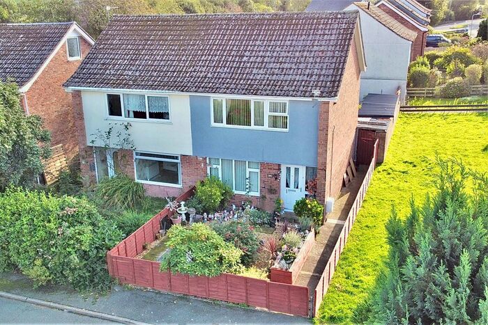 3 Bedroom Semi-Detached House For Sale In Stryd Llewelyn, Llanfaes, Beaumaris LL58