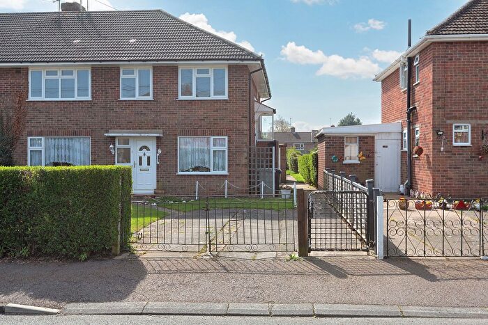 2 Bedroom Flat For Sale In Chestnut Road, Oakham, LE15