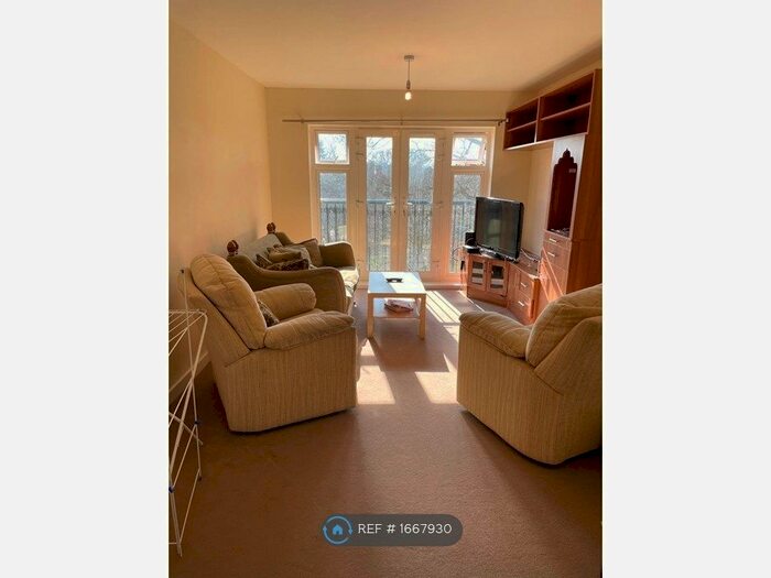 2 Bedroom Flat To Rent In Centrifuge Way, Farnborough, GU14
