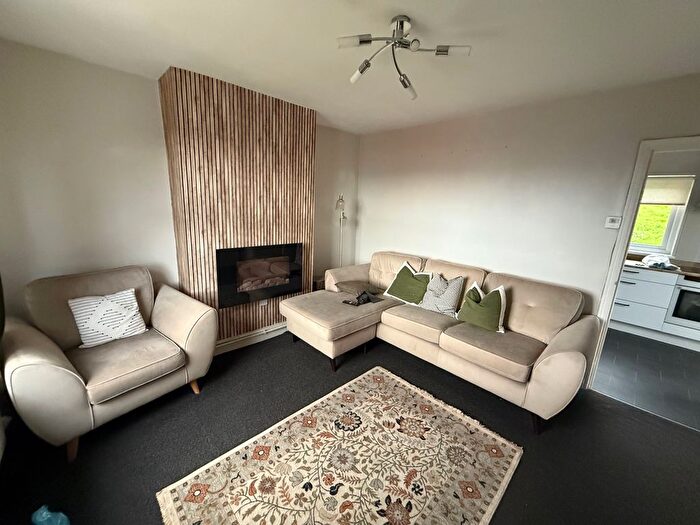 2 Bedroom Flat To Rent In Maesyfelin, Llanelli, SA15