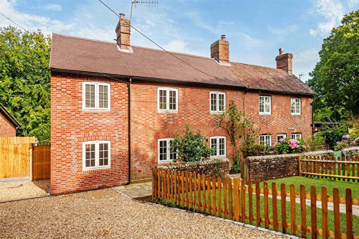 3 Bedroom Semi-Detached House For Sale In Hammer, Haslemere, GU27