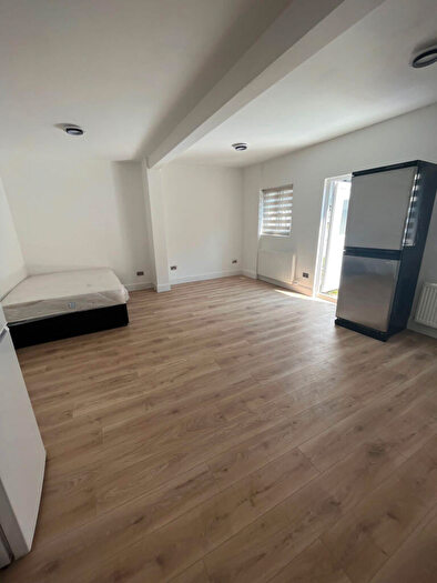 Studio To Rent In Grosvenor Road, Dagenham, RM8