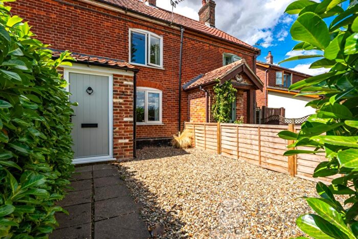 2 Bedroom Cottage For Sale In The Cottages Wymondham Road, Bunwell, Norfolk, NR16
