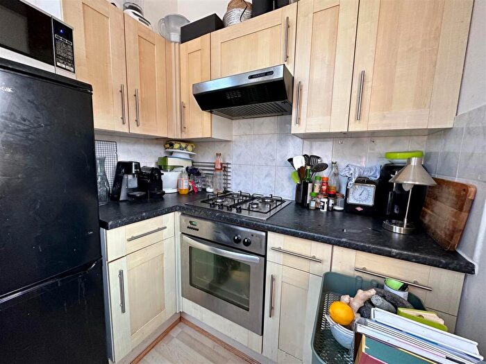 1 Bedroom Apartment To Rent In Canterbury Road, London, NW6