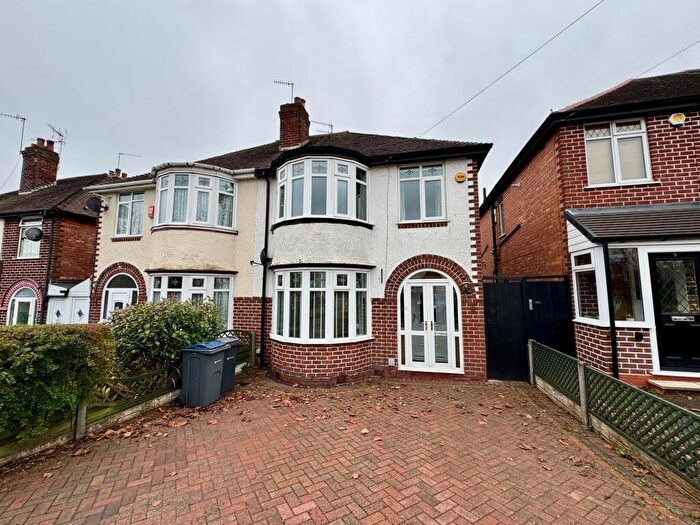 3 Bedroom House To Rent In Worlds End Lane, Quinton, B32