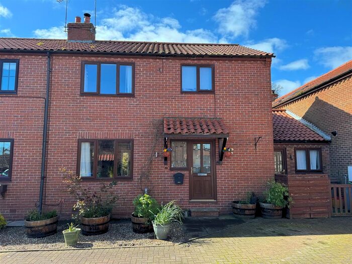 3 Bedroom Semi-Detached House For Sale In Rose &amp; Crown Court, Fridaythorpe, Driffield, YO25