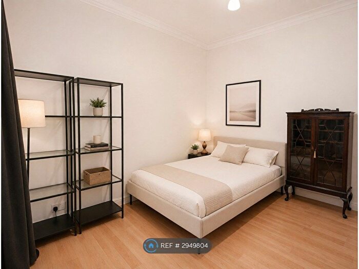 Studio To Rent In Clare Court, London, WC1H