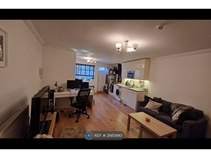 1 Bedroom Flat To Rent In Carrington Road, Richmond, TW10