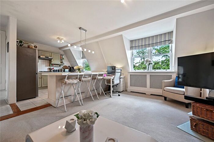 2 Bedroom Flat For Sale In Elsham Road, London, W14