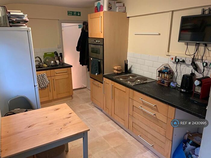 1 Bedroom Flat To Rent In Kincaid Road, London, SE15