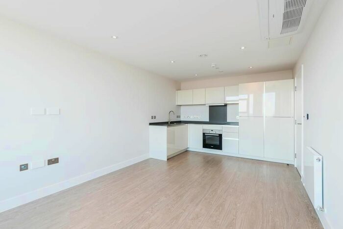 1 Bedroom Flat To Rent In Staines Road West, Sunbury On Thames, TW16