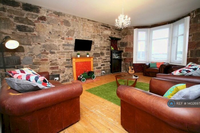 4 Bedroom Flat To Rent In Townhead Terrace, Paisley, PA1