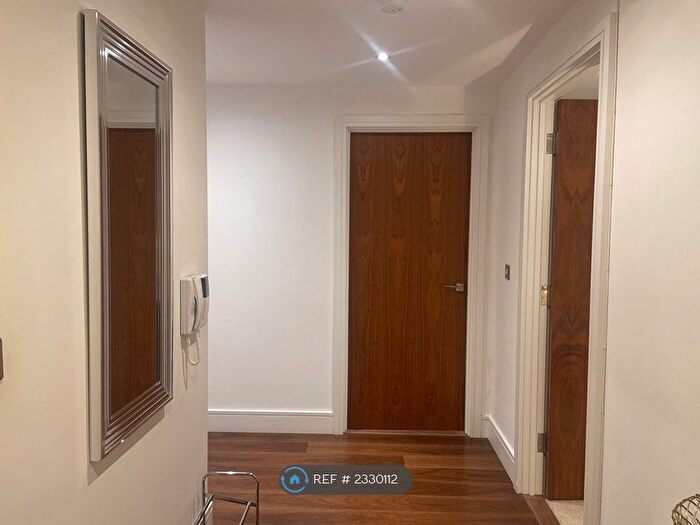 2 Bedroom Flat To Rent In Duckman Tower, London, E14