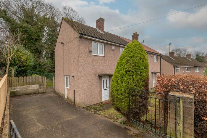 3 Bedroom Semi-Detached House To Rent In Bedford Mount, Cookridge, Leeds, LS16