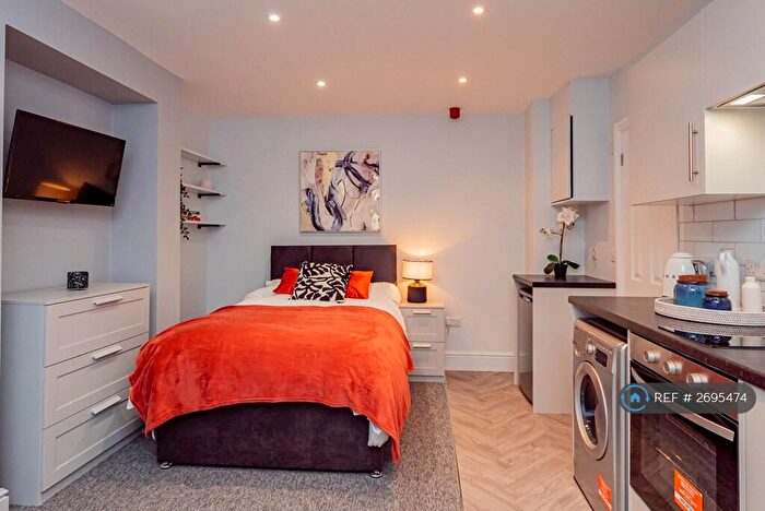 Studio To Rent In London Rd, Reading, RG1