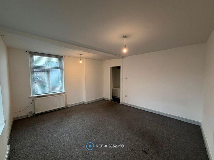 Studio To Rent In Park Road, Oldham, OL8
