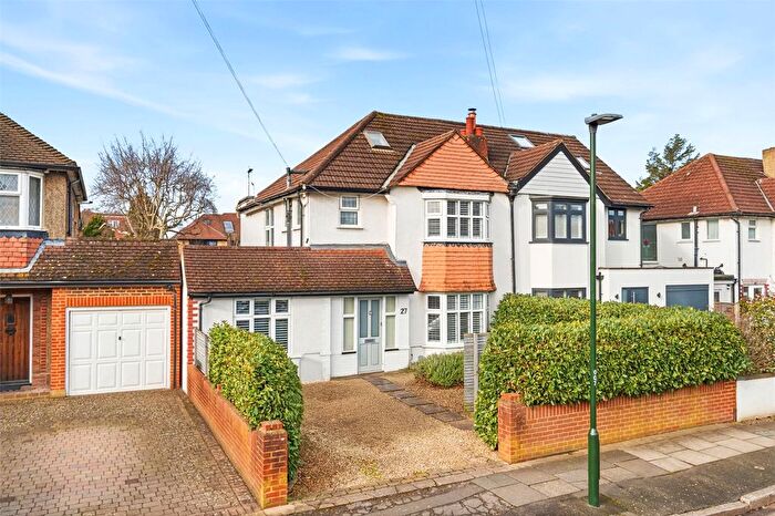 4 Bedroom Semi Detached House For Sale In Chestnut Avenue, Hampton, TW12