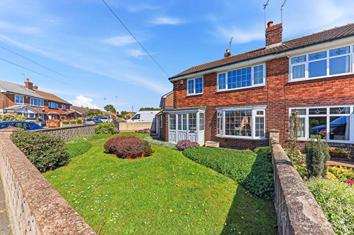 3 Bedroom Semi-Detached House For Sale In Sandhill Close, Pontefract, WF8