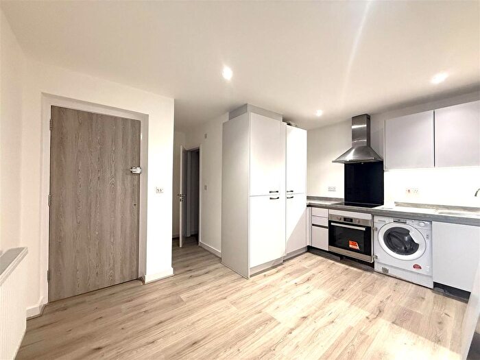 1 Bedroom Flat To Rent In Station Approach, Ashford, TW15
