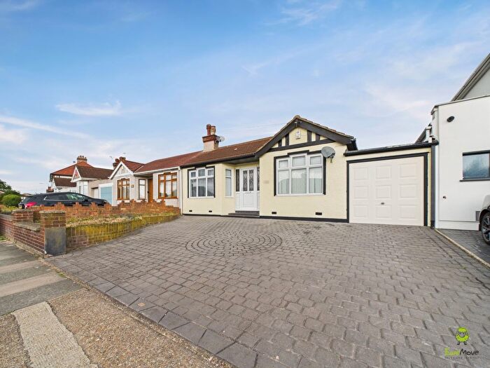 3 Bedroom Semi Detached Bungalow For Sale In Long Lane, Bexleyheath, Kent, DA7