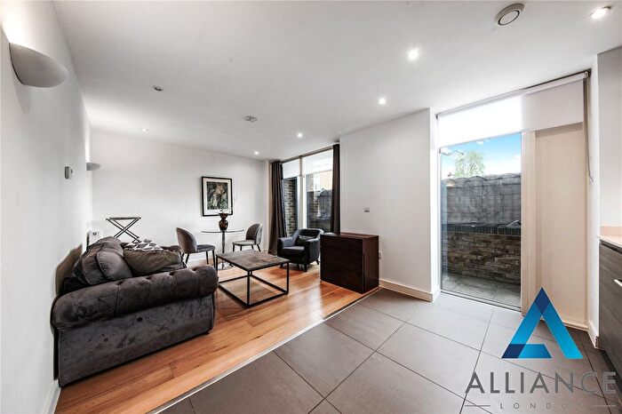 1 Bedroom Flat To Rent In Sewardstone Road, London, E2