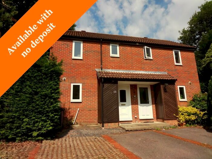 2 Bedroom Semi-Detached House To Rent In Deposit-free Option Available - Sweetbriar Gardens, Hampshire, PO7