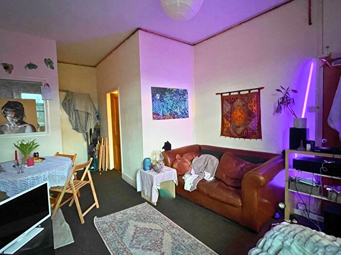 4 Bedroom Maisonette To Rent In Doncaster Road, Sandyford, Newcastle Upon Tyne, NE2