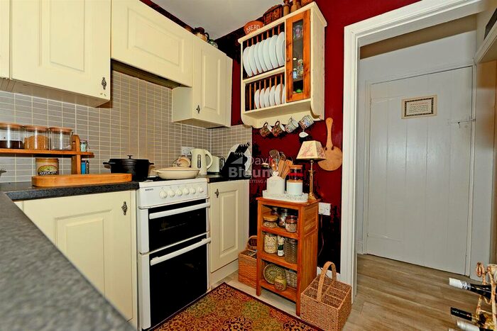 2 Bedroom Cottage For Sale In High Street, Mansfield Woodhouse, NG19