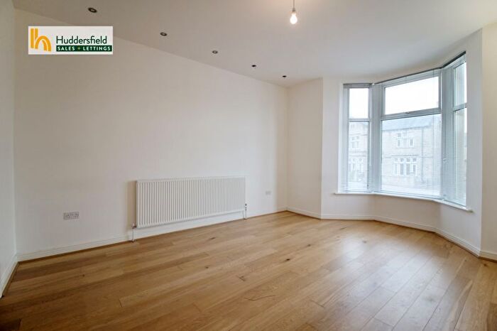 2 Bedroom Flat To Rent In Bradford Road, Huddersfield, HD1