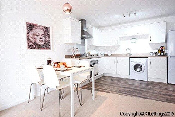 2 Bedroom Flat To Rent In Brindley House, Elmira Way, Salford, M5
